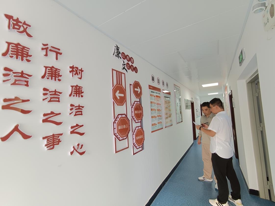 清风供电所创建现场指导。陈淑红摄