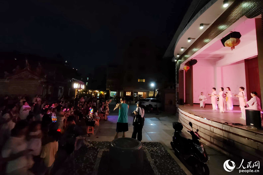 “百年學村·大社有戲”集美街道宣傳展演活動現場。人民網 陳博攝