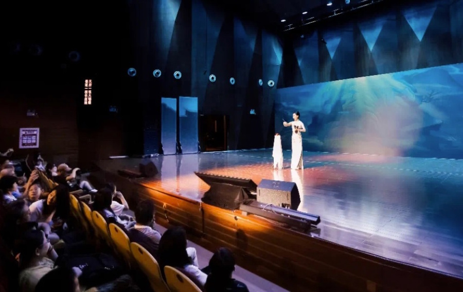 8月2日晚，兩岸曲藝名家新秀走進廈門社區專場演出在鼓浪嶼音樂廳舉行。主辦方供圖