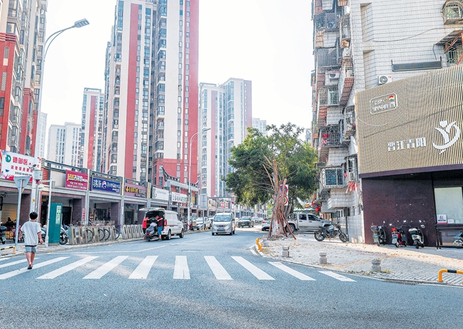 修复后市区永丰路口。
