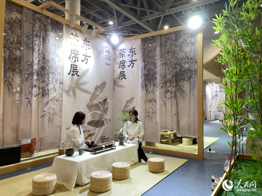 东方茶席展区。人民网记者 张萌摄