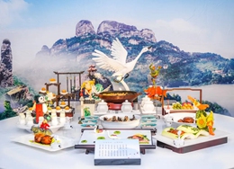 白鹜鸭，是我国优良的地方鸭种，清朝道光年间即为贡品，2013年评为国家地理标志保护产品。