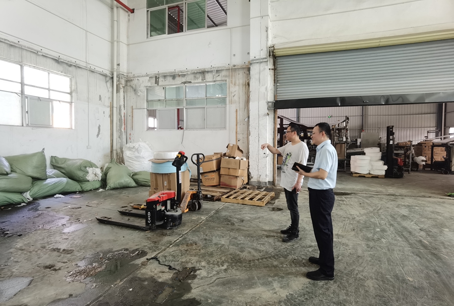 得益于建行“线上续贷”，晋江某新材料企业正加快恢复生产