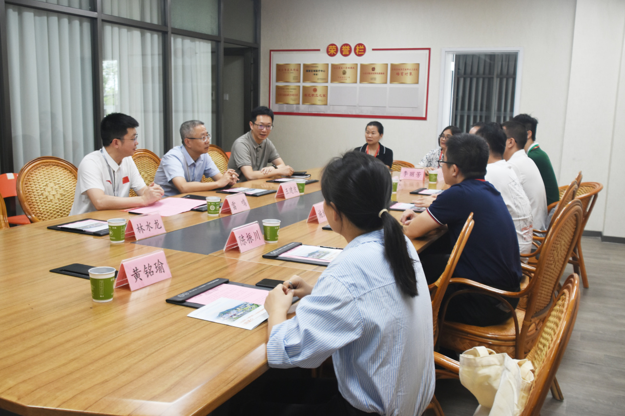 座谈会现场。晋江市医院供图