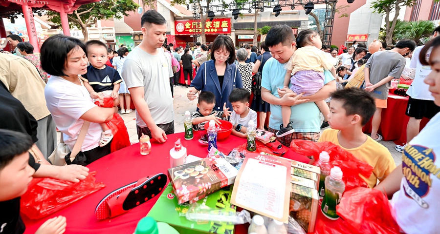 舉辦王中王博餅大賽。廈門自貿片區供圖