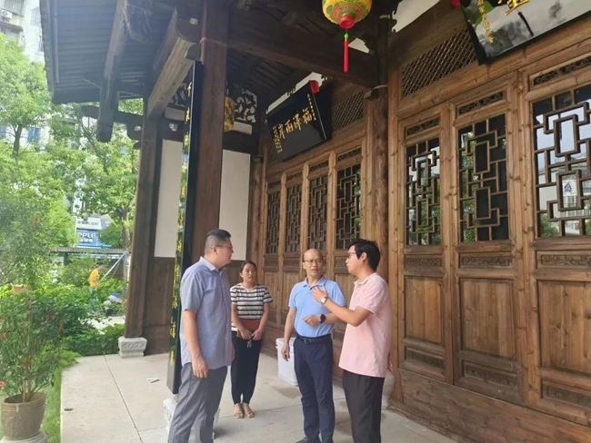 检察官积极走访调查。仓山区检察院供图