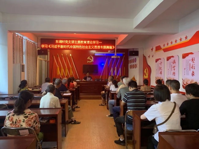 利用黨員返鄉實際，為返鄉黨員“充電”。連江縣融媒體中心供圖
