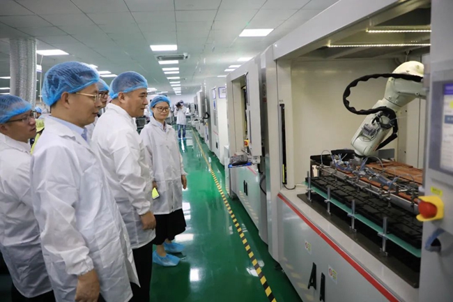 参观铂联科技生产车间