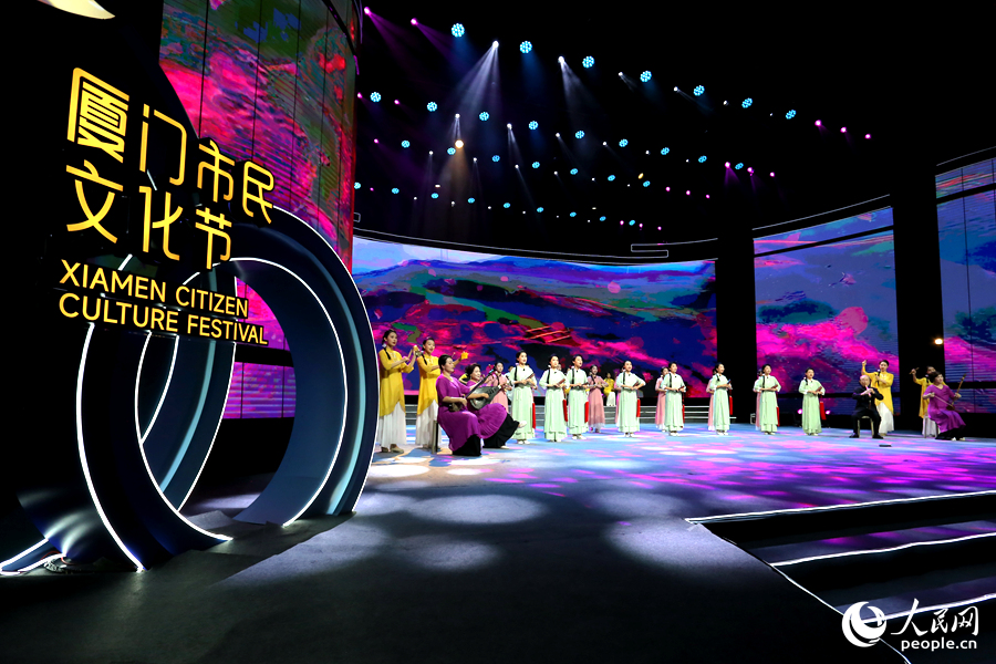 南音《大地映光辉》。人民网记者 陈博摄