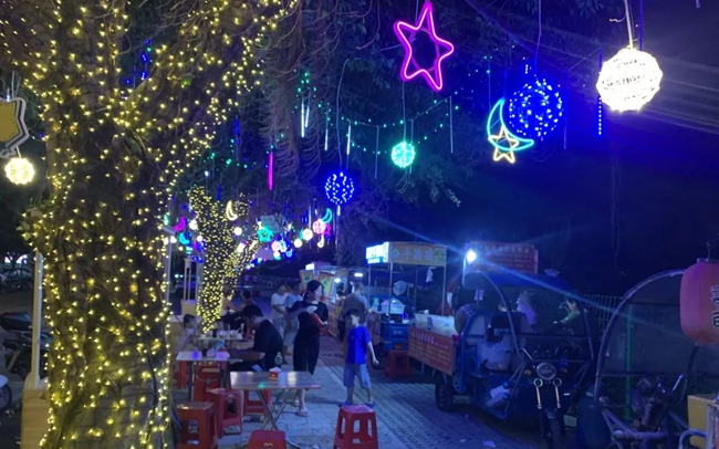 夜色中的永乐街