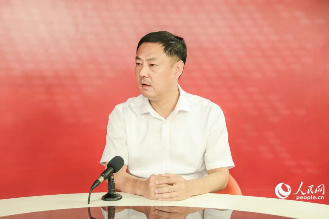 龙岩市水利局党组书记、局长熊瑞春接受人民网专访。人民网 陈永整摄