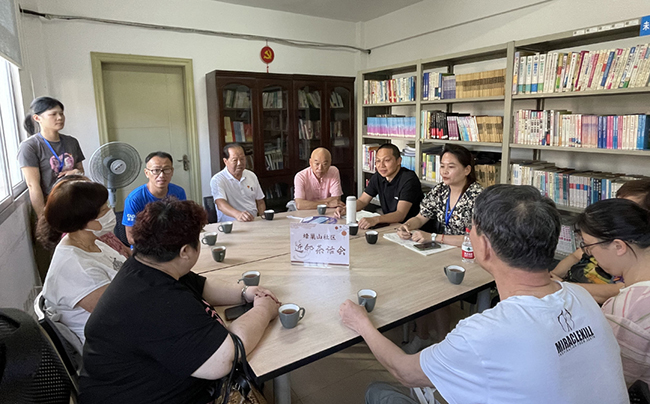 蜂巢山社区“近邻茶话会”。陈速红摄