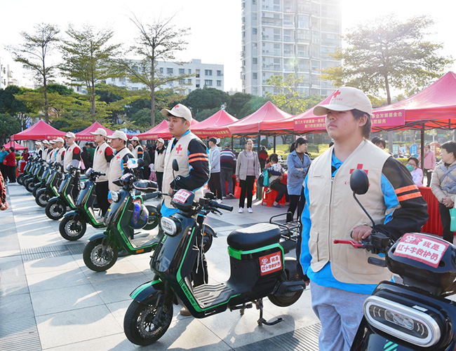 厦门市首支红十字配送骑士应急救护志愿服务队”成立。周赞家摄