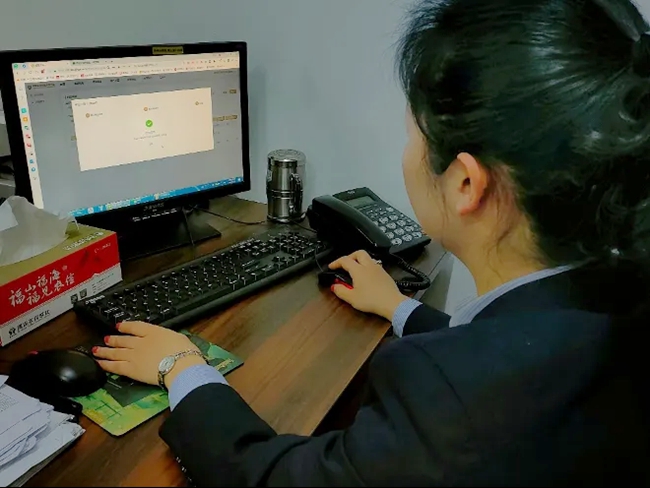 农信社业务员通过专区发起线上调解申请。