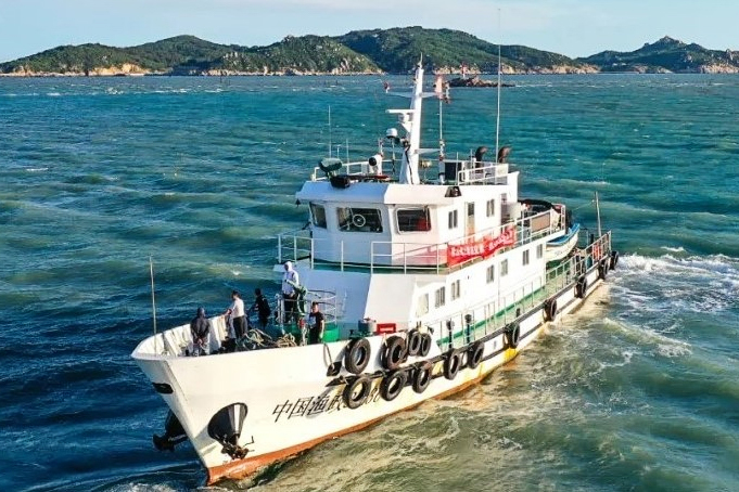 福州市海洋与渔业执法支队海上执法巡航,该支队通过行政执法平台开展的“执法+多元生态修复补偿”办案模式等多项工作走在全国前列。