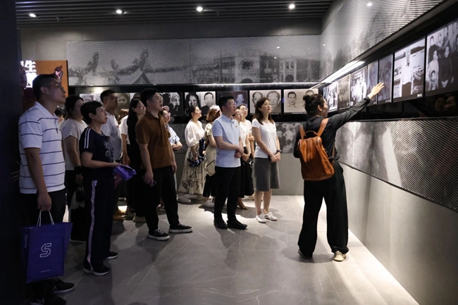 走进“寡妇村”展览馆