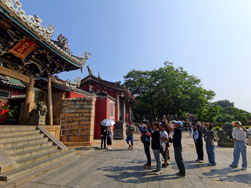 在东山县，采风团参观东山关帝文化产业园。主办方供图
