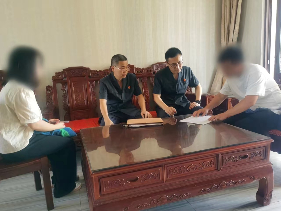 被执行人向集美法院交付腾空完毕的房产。厦门中院供图