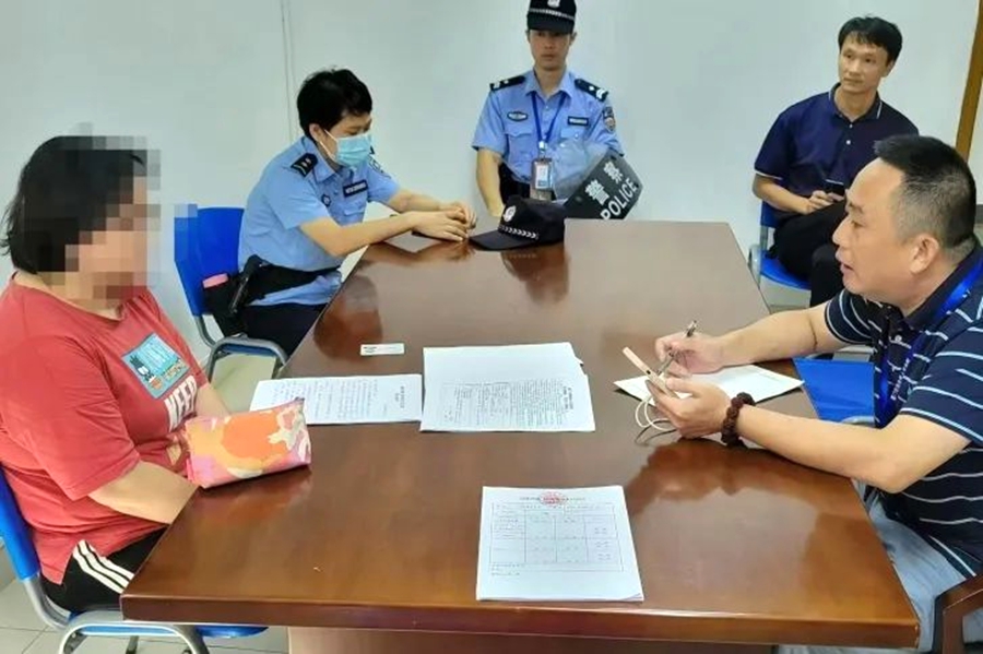 海沧法院将一被执行人拘传回法院。厦门中院供图