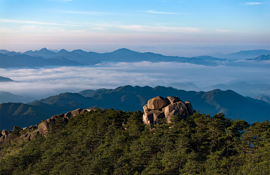 09 云雾中的戴云山。黄海 摄