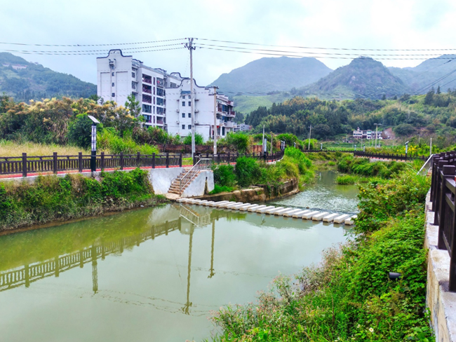 河岸风景焕然一新，成为居民休闲的新选择。福州市水利局供图