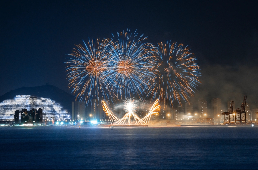 海上看煙花。阿歐攝