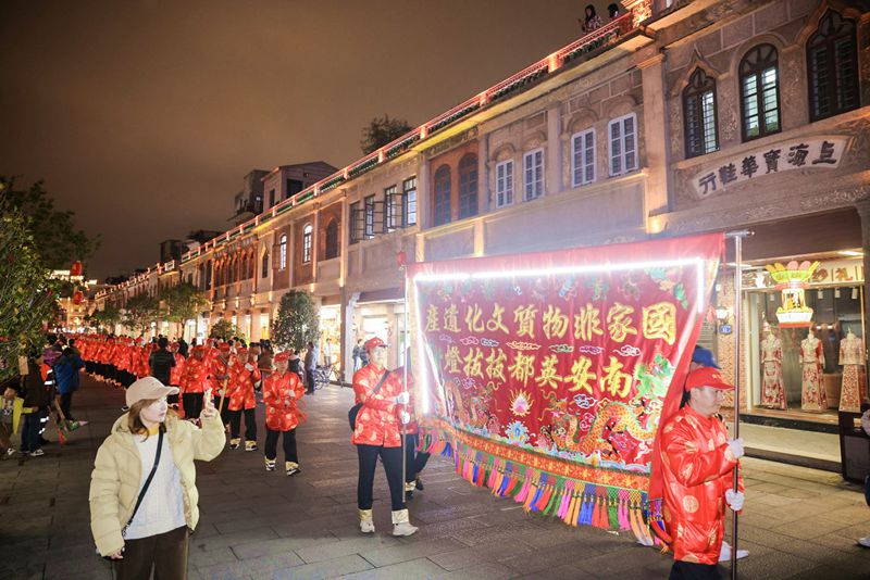 花燈巡游——南安英都拔拔燈。泉州市文旅局供圖