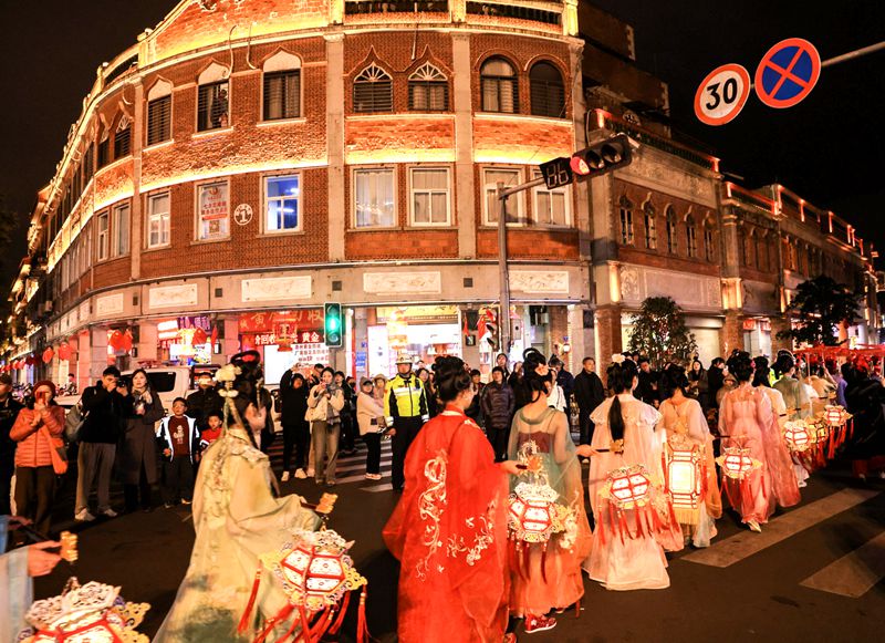 花燈巡游。泉州市文旅局供圖