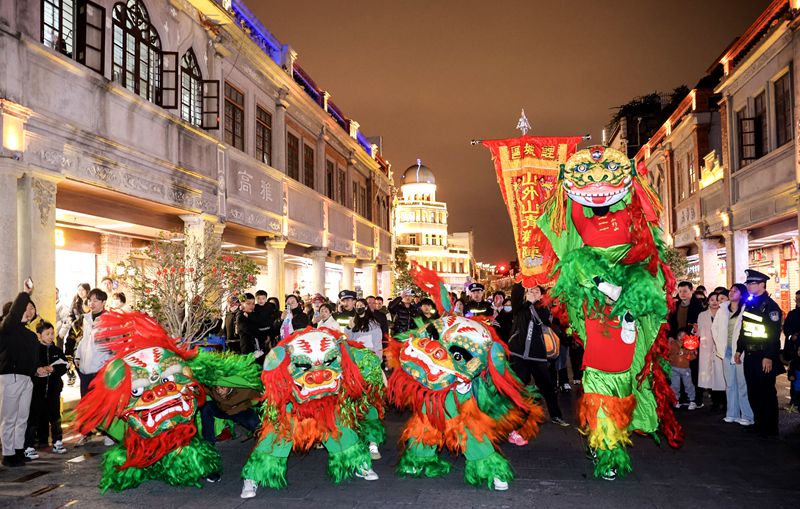 花燈巡游——青獅壓陣。泉州市文旅局供圖