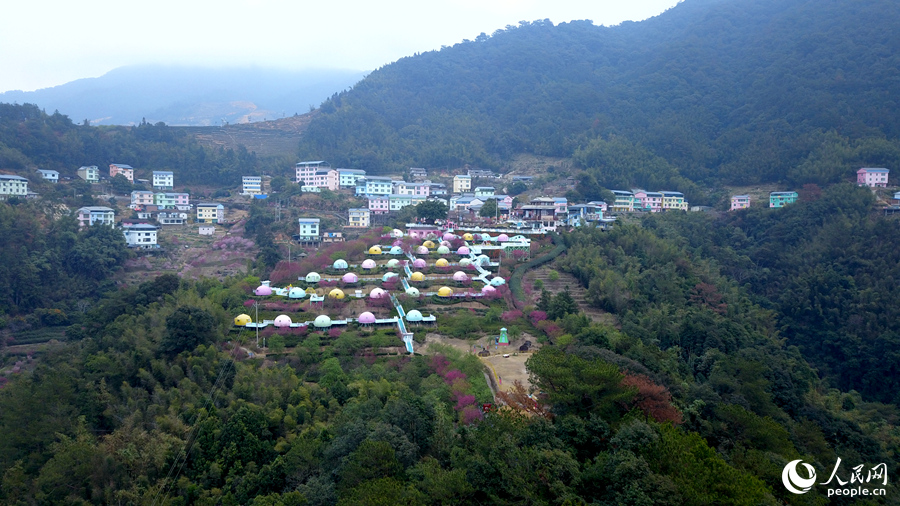 作為閩南地區最具代表性的畬族村落之一，官畬村鄉村旅游持續煥發活力。人民網 李昌乾攝