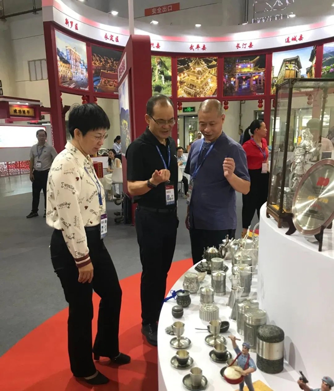 深入走访调研