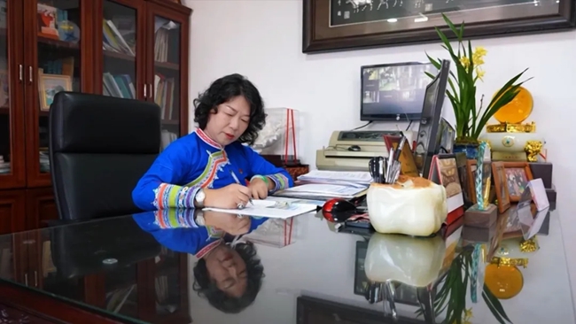 工作中的楊嘉紅。惠安縣融媒體中心供圖