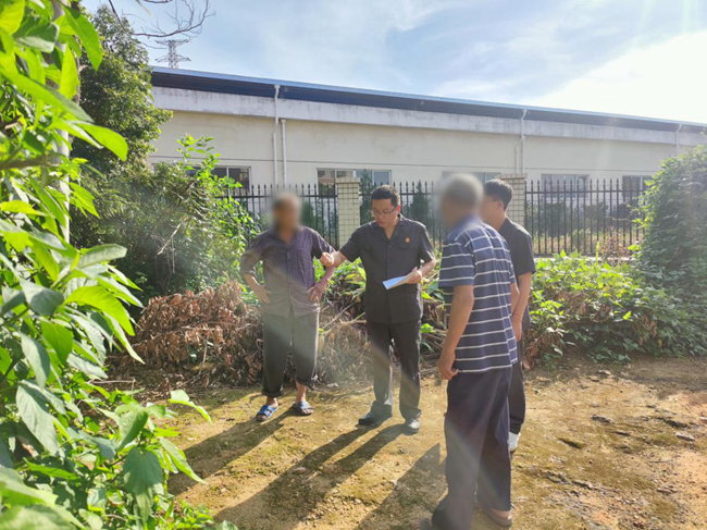 政法力量下沉一線推動化解矛盾糾紛。龍岩市委政法委供圖