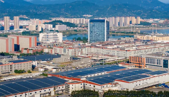 鋰電新能源小鎮。王志凌攝