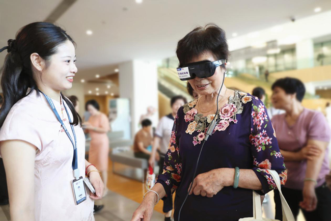 市民戴上VR眼鏡，直觀感受心臟內部結構