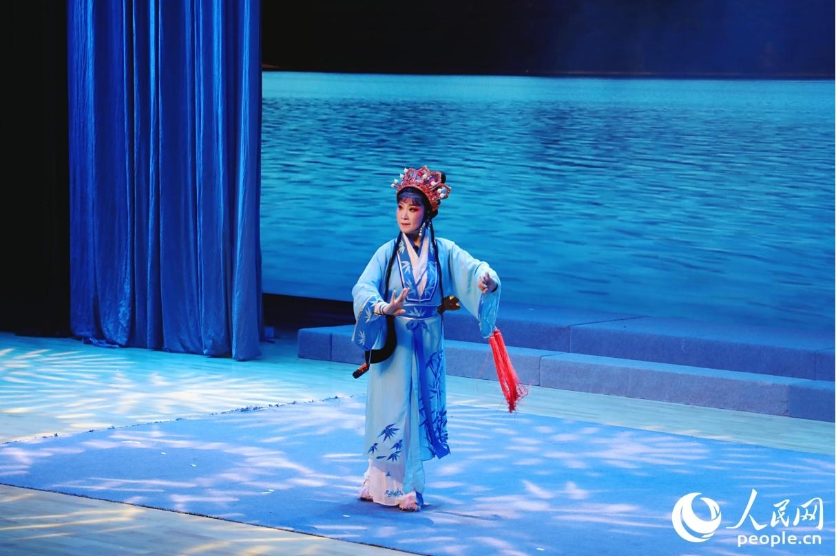 闽剧《陈靖姑》演出现场。人民网 李唯一摄