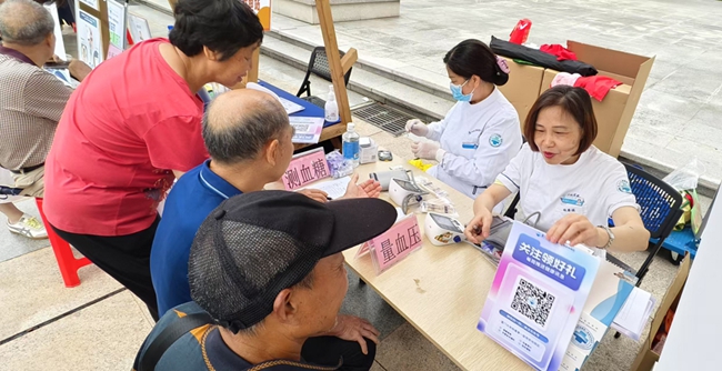 公益问诊区。林林摄