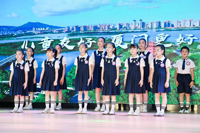 海峡两岸少年合唱团现场演绎主题曲
