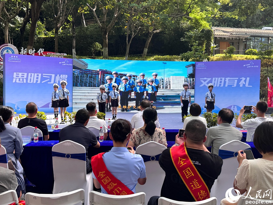 原创文明宣导主题作品《思明习惯说》表演。实习生 杨雯琳摄