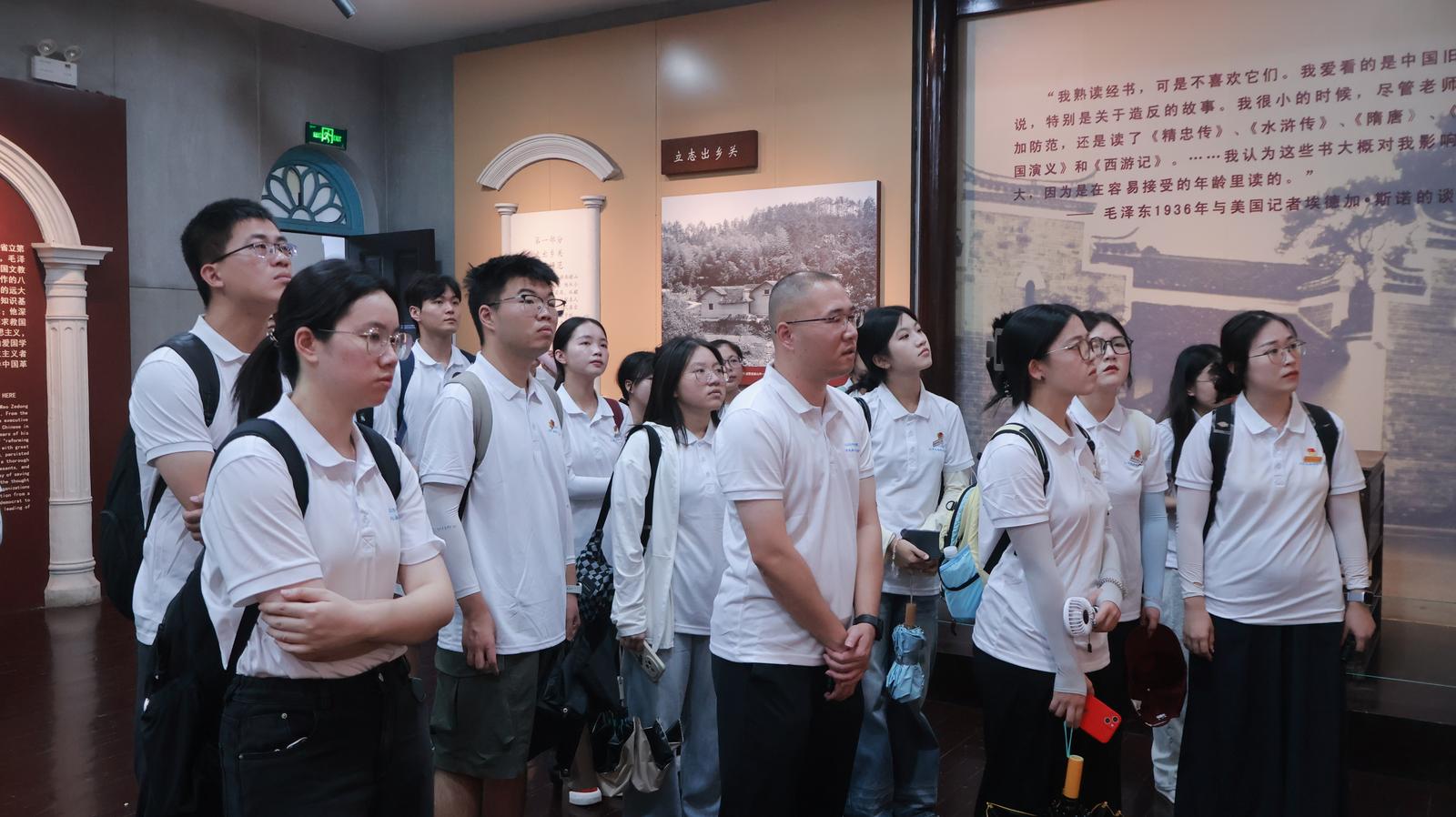 实践队参观湖南第一师范学院