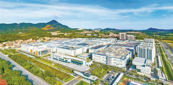 火炬高新区牵引产业链上下游企业快速集聚，形成新能源产业链条。图为中创新航项目。（资料图）