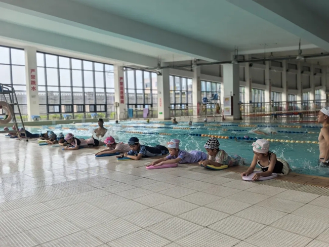 游泳课堂