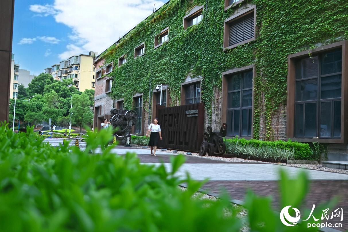 作為國家4A級旅游景區的三鋼工業旅游區，吸引市民游客打卡。人民網 李昌乾攝