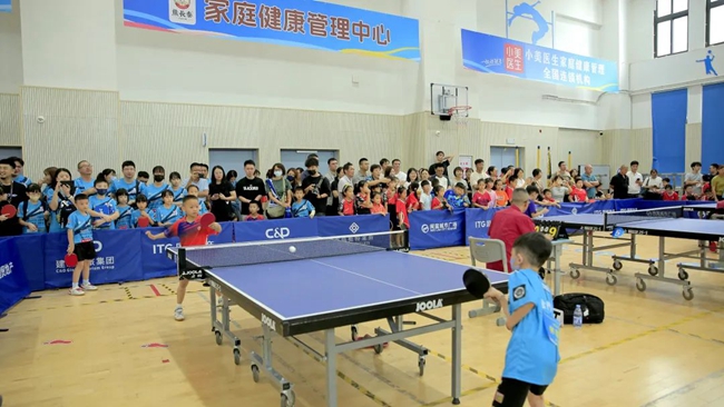 两岸文化交流氛围持续浓厚,图为第二届“翔金杯”海峡两岸(厦门)青少年乒乓球交流赛 主办方供图