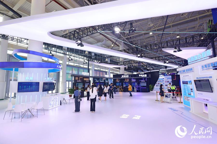 主題成果展區。人民網記者 陳博攝