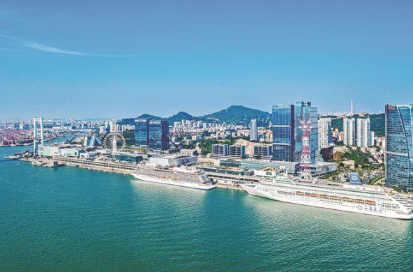 借“九八”這一國際盛會，湖裡區不僅展現了其日益優化的營商環境和資源集聚能力，更推動產業發展邁向集聚化、規模化和高效化新階段。圖為海上世界。