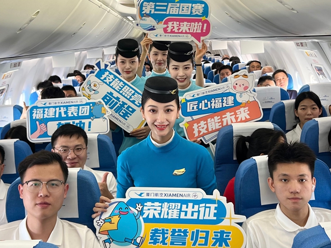 為即將參加第三屆職業技能大賽的選手加油鼓勁