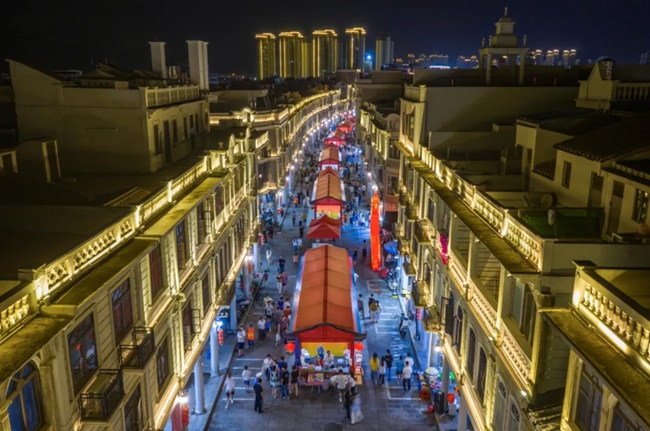 街道上人气满满