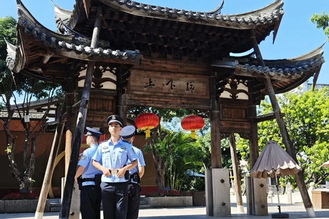 守崗執勤