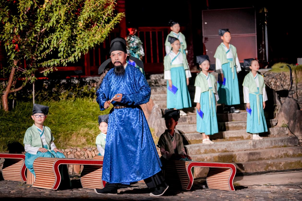 演出现场。
